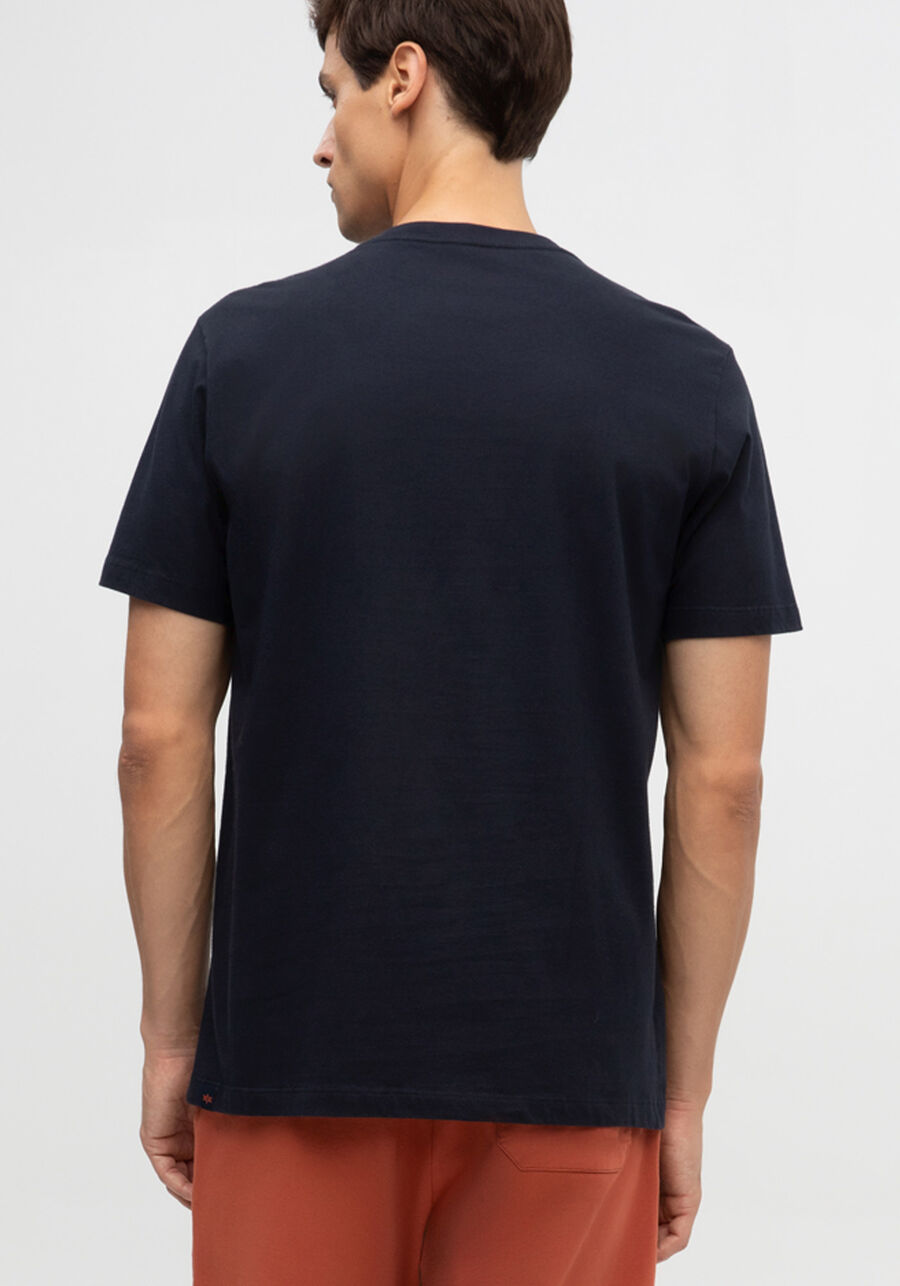 Camiseta Com Estampa Localizada Em Malha Natural Classic, PRETO REATIVO. Camiseta Com Estampa Localizada Em Malha Natural Classic, PRETO REATIVO, large.