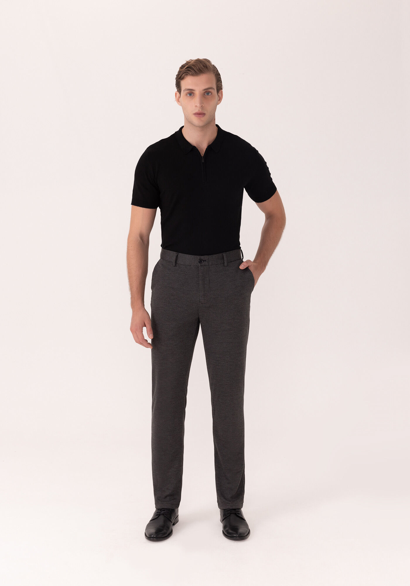 Cal&ccedil;a Com Bolsos E Passantes No C&oacute;s Em Malha Flex, PRETO REATIVO, large.