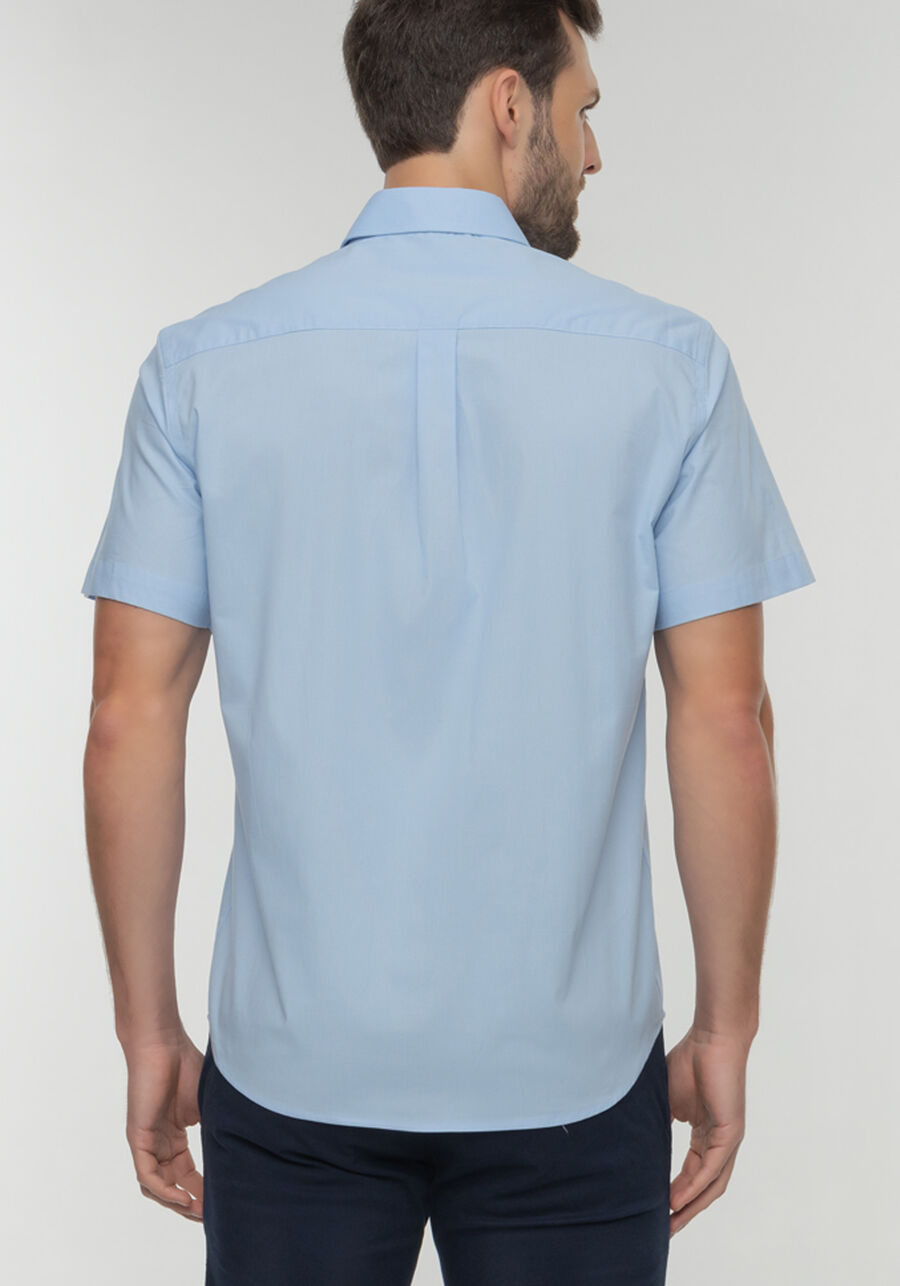 Camisa Comfort De Mangas Curtas Com Bolso Funcional Bordado, AZUL. Camisa Comfort De Mangas Curtas Com Bolso Funcional Bordado, AZUL, large.