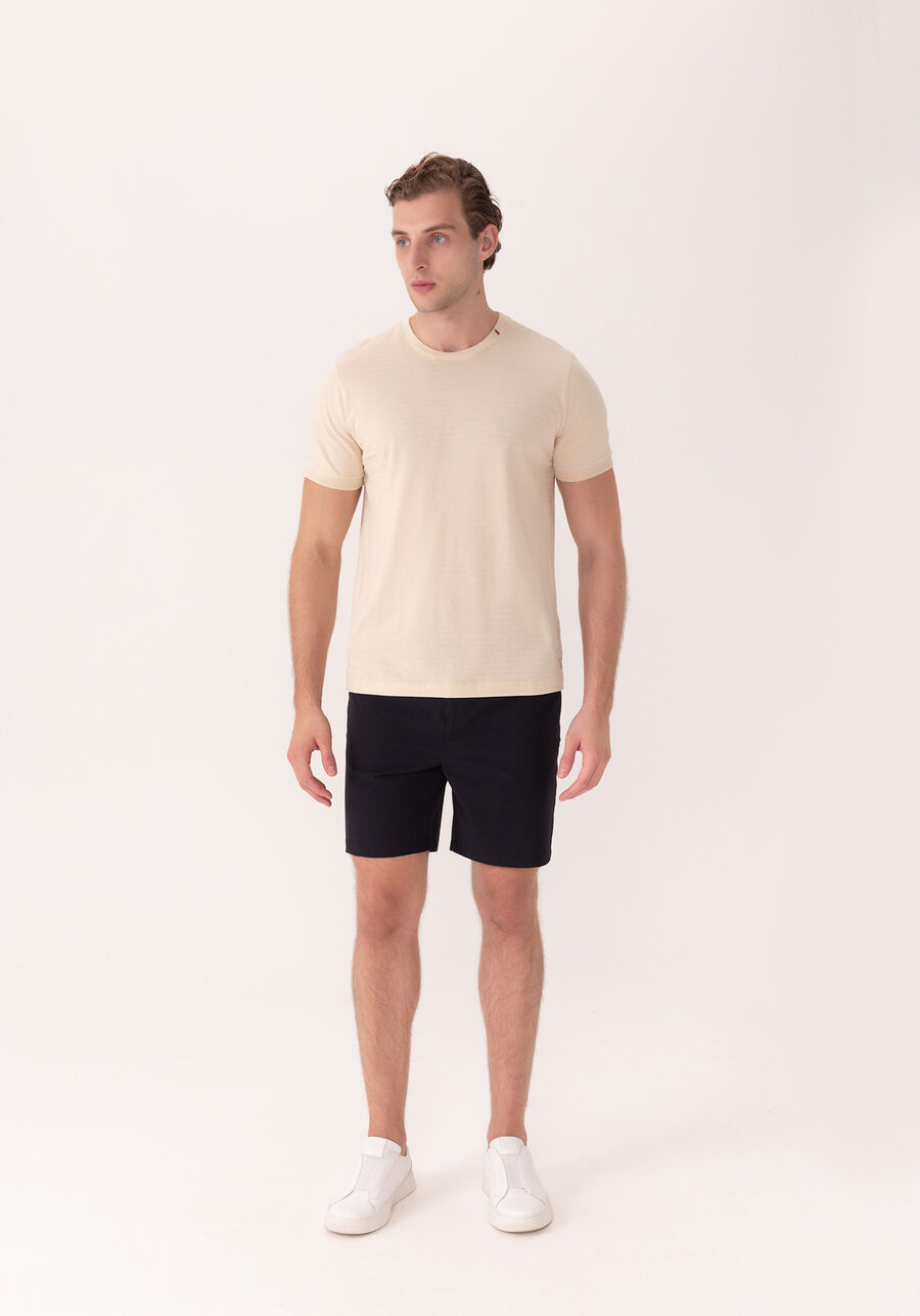 Camiseta Com Gola Bordada Em Malha Texturizada, BEGE ORVALHO. Camiseta Com Gola Bordada Em Malha Texturizada, BEGE ORVALHO, large.