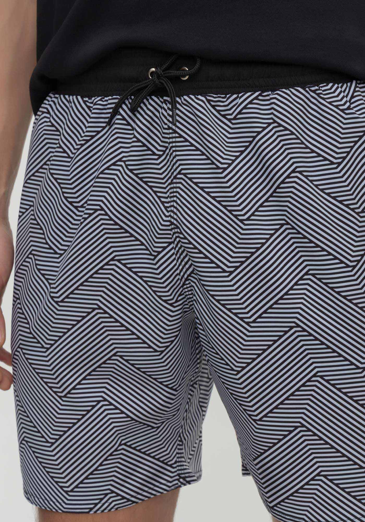 Shorts Estampado Com Bolso E Cadar&ccedil;o Em Tecido Plano, PRETO, large.