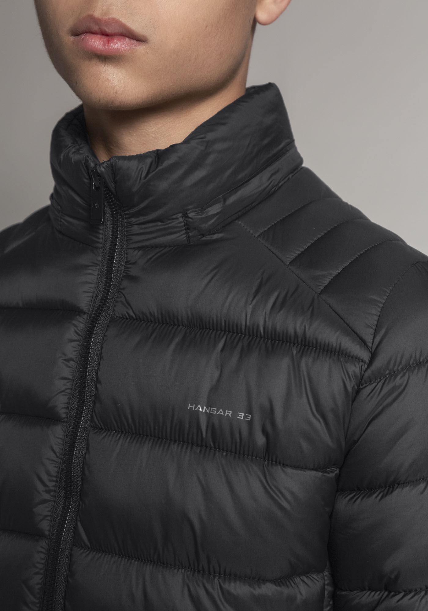 Jaqueta Puffer Juvenil em Nylon com Capuz, PRETO REATIVO, large.