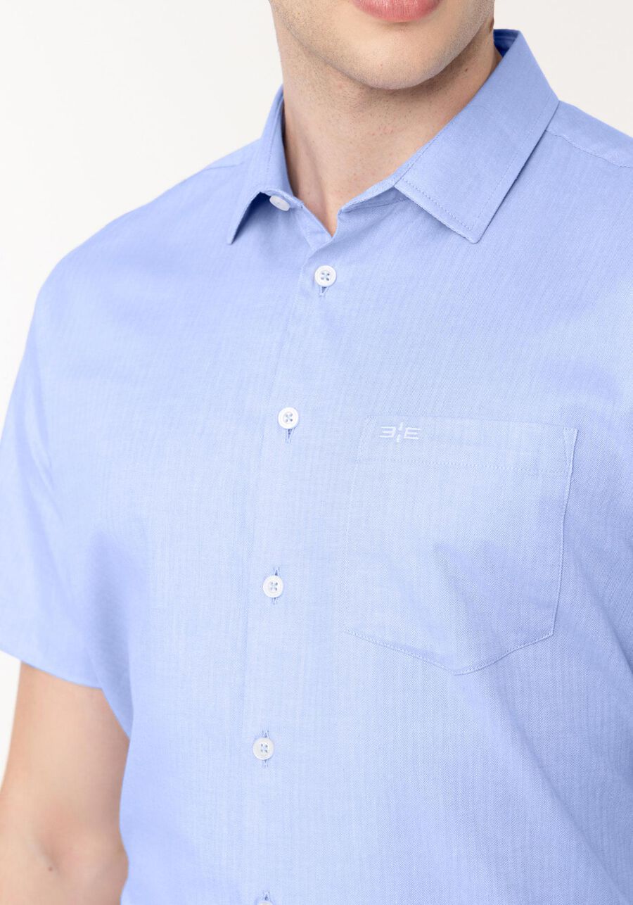 Camisa Comfort De Mangas Curtas Em Tecido Maquinetado, AZUL BRIGHT. Camisa Comfort De Mangas Curtas Em Tecido Maquinetado, AZUL BRIGHT, large.