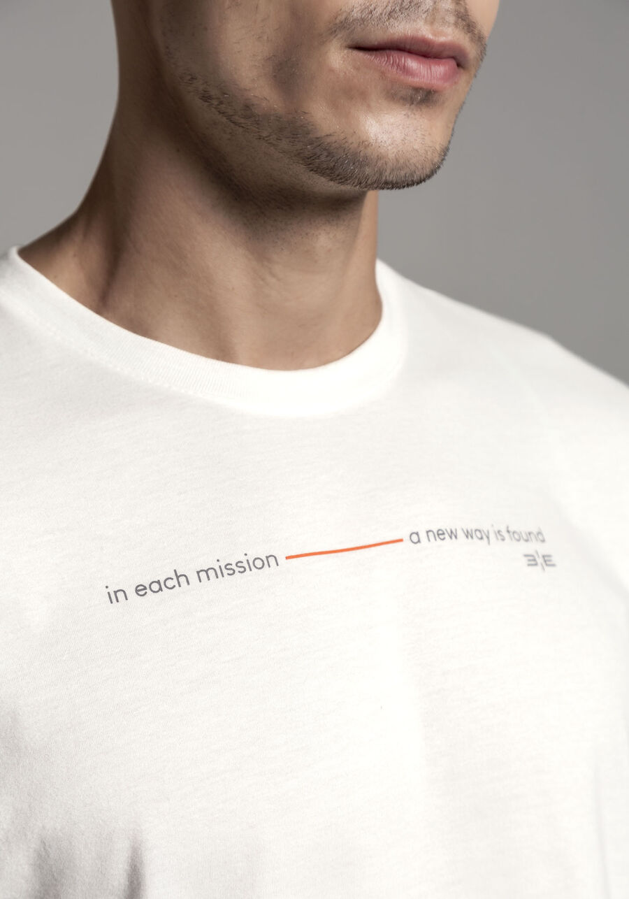 Camiseta Masculina em Malha com Detalhe Estampa, BRANCO OFF WHITE, large.