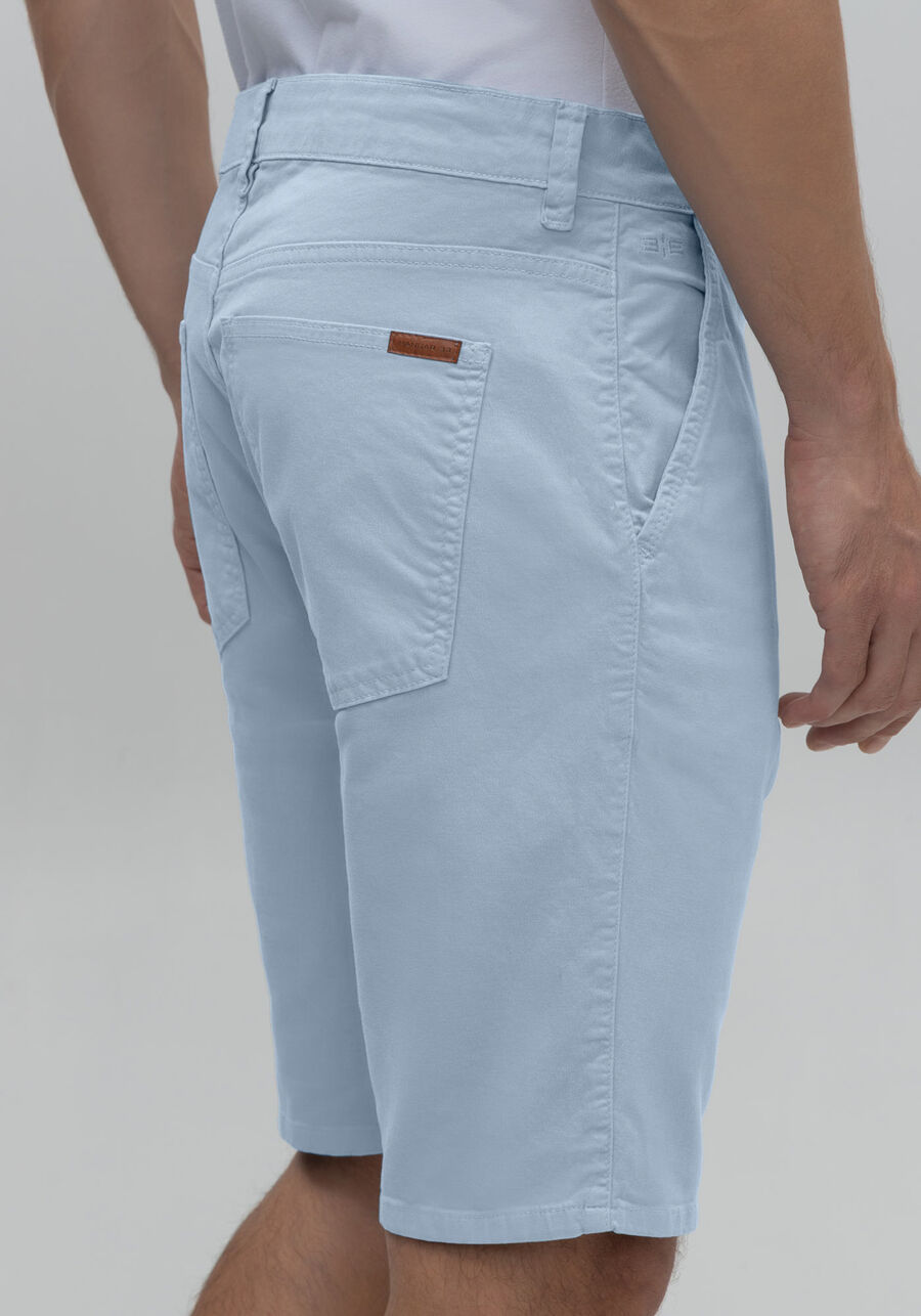 Bermuda Reta Radial Em Sarja Com Elastano, AZUL ATALAIA. Bermuda Reta Radial Em Sarja Com Elastano, AZUL ATALAIA, large.
