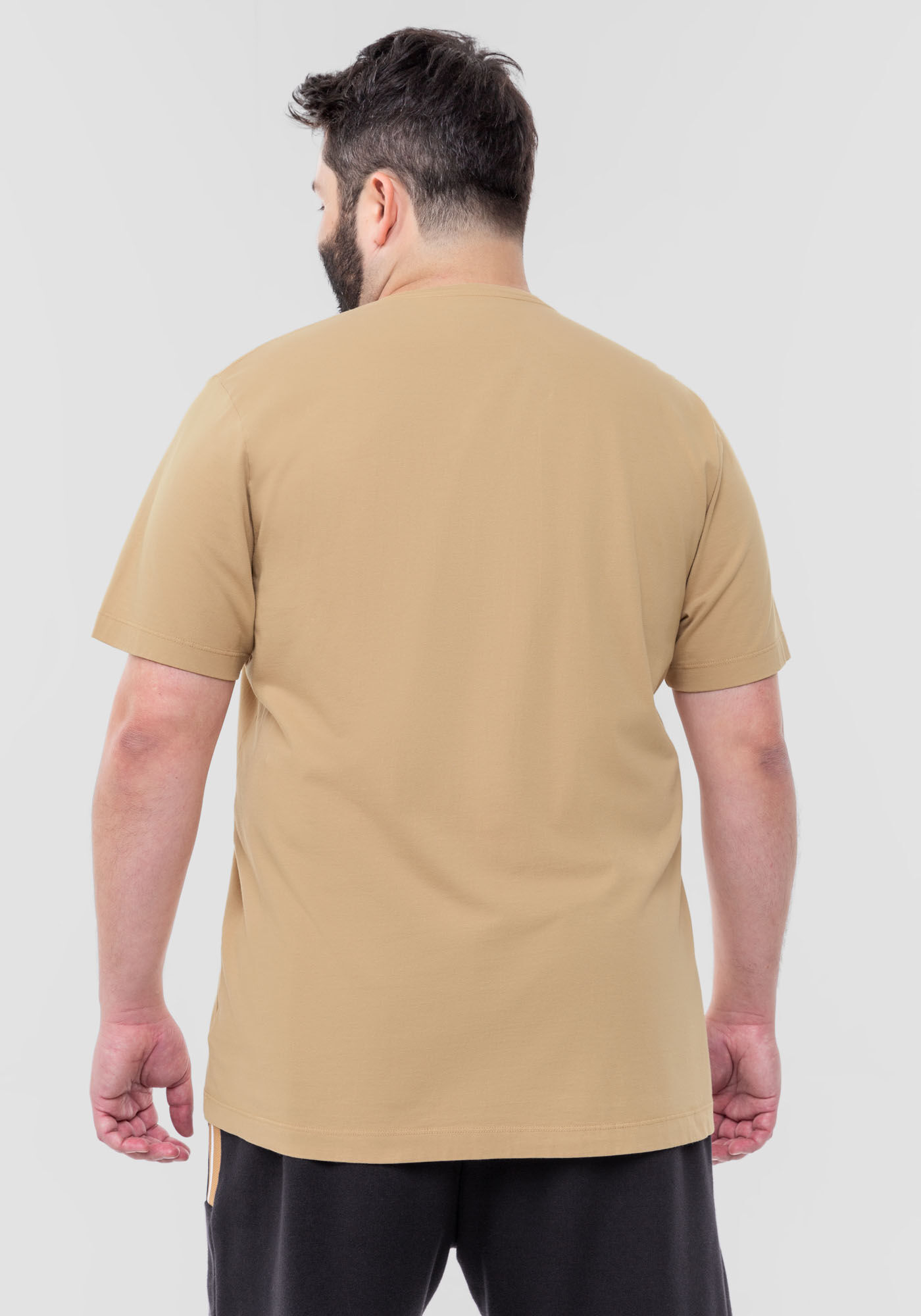 JIMWAG UNIFORM LONG T （BEIGE) Camiseta Masculina Big & Tall em Malha Leve | Hangar 33