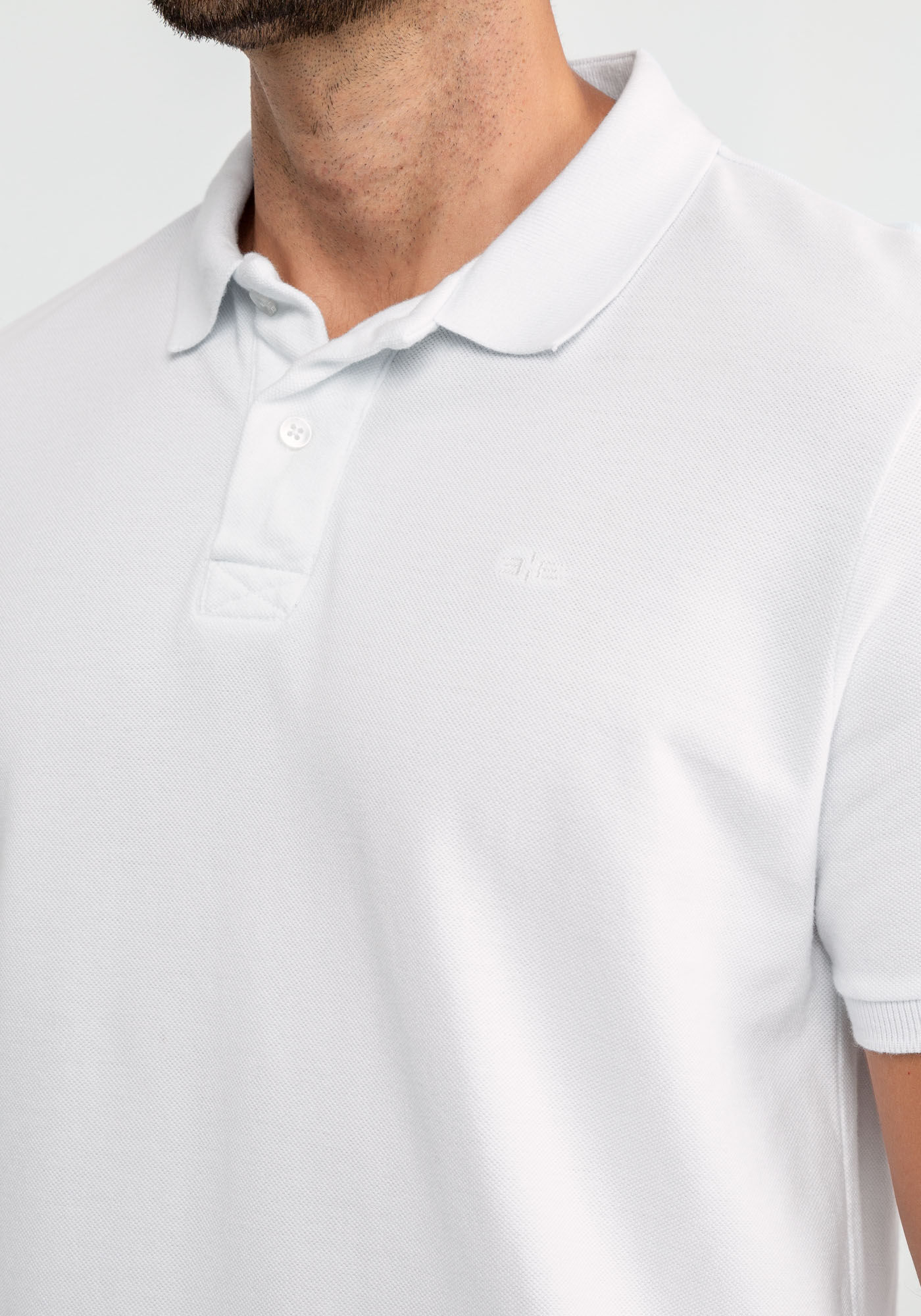 Camisa Polo Masculina em Malha Piquet Cl&aacute;ssica, BRANCO, large.
