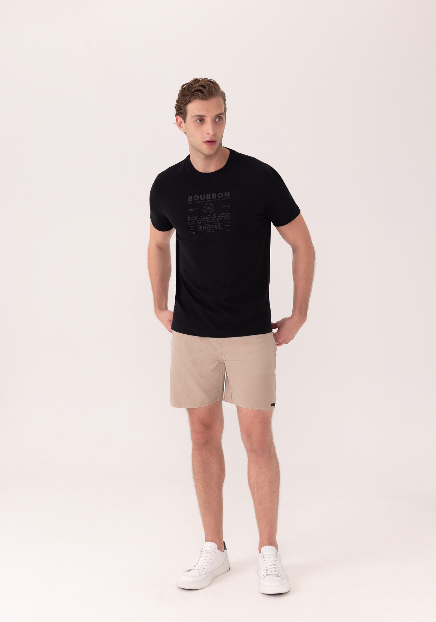 Camiseta De Mangas Curtas Em Algod&atilde;o Respons&aacute;vel Com Estampa, PRETO, large.