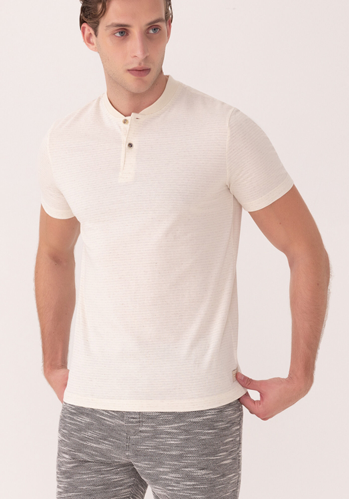 Camisa Com Gola Padre Em Malha Listrada Com Linho, BRANCO OFF WHITE, large.