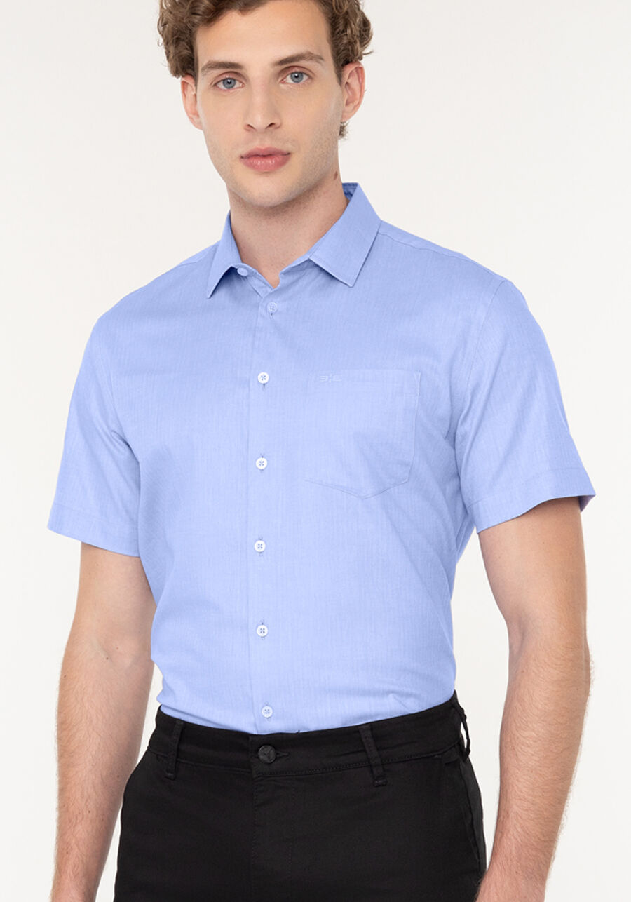 Camisa Comfort De Mangas Curtas Em Tecido Maquinetado, AZUL BRIGHT. Camisa Comfort De Mangas Curtas Em Tecido Maquinetado, AZUL BRIGHT, large.