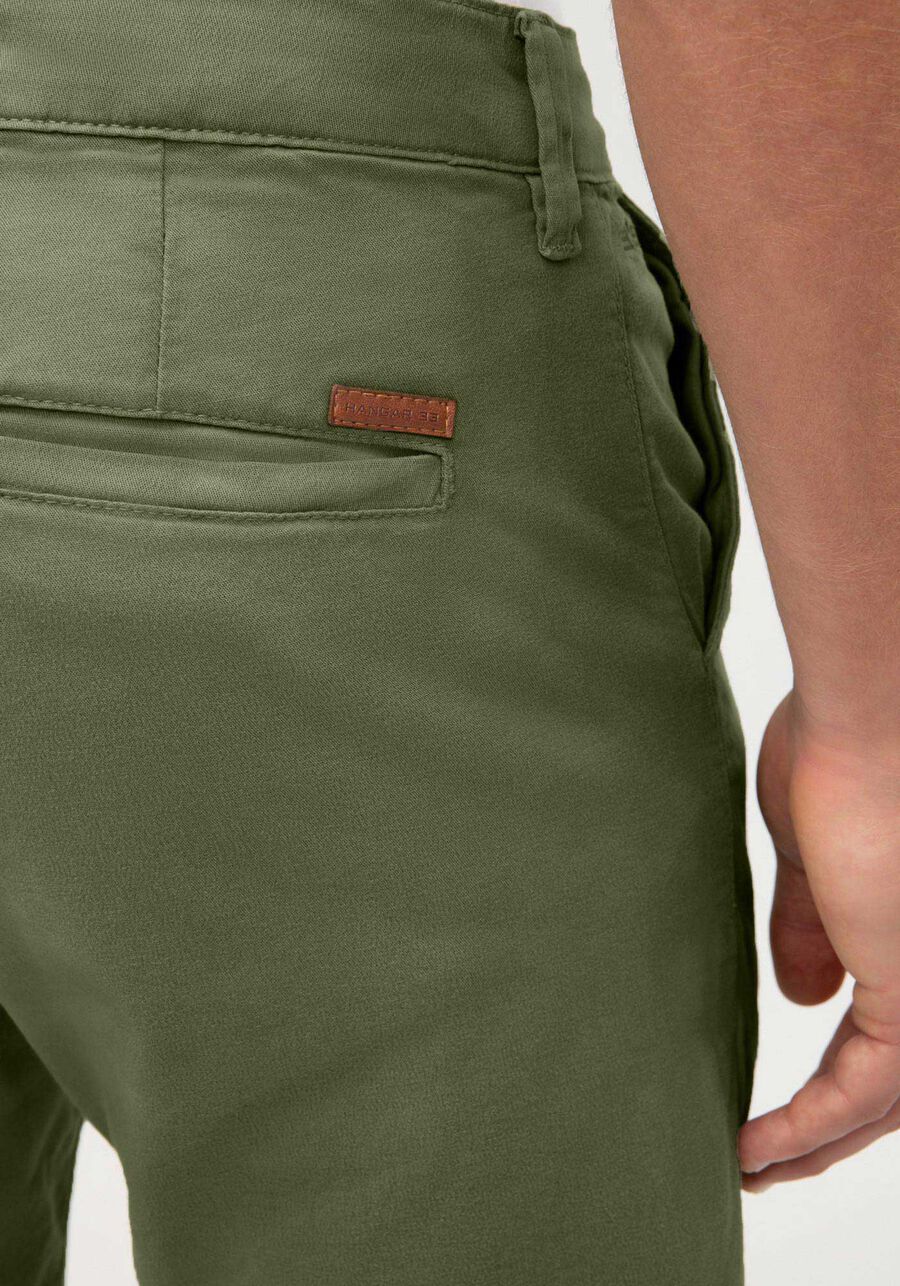 Calça Slim Turbofan Em Sarja Com Elastano, VERDE CORAL. Calça Slim Turbofan Em Sarja Com Elastano, VERDE CORAL, large.