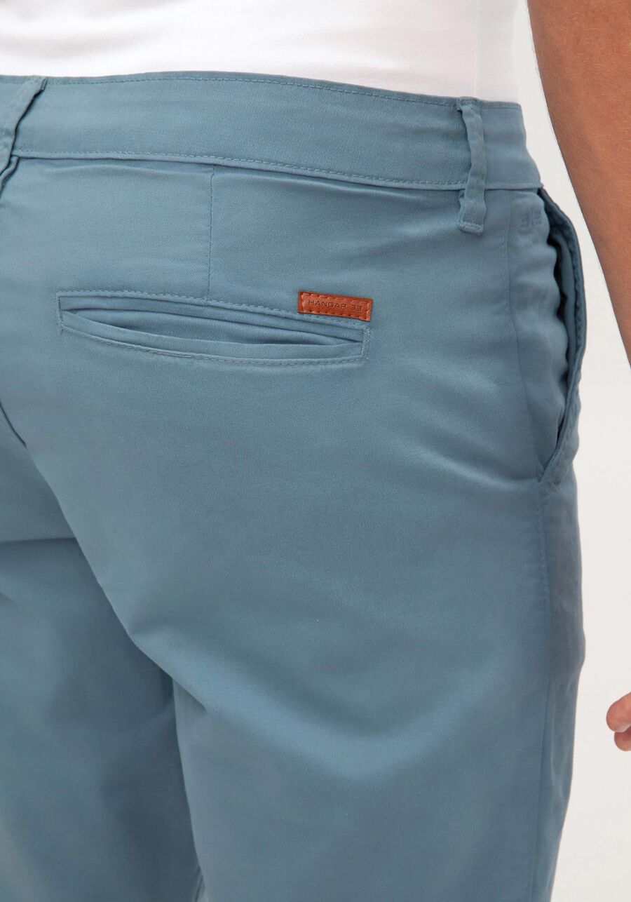 Bermuda Reta Radial Com Bolsos Em Sarja De Alfaiataria, AZUL PARAISO. Bermuda Reta Radial Com Bolsos Em Sarja De Alfaiataria, AZUL PARAISO, large.