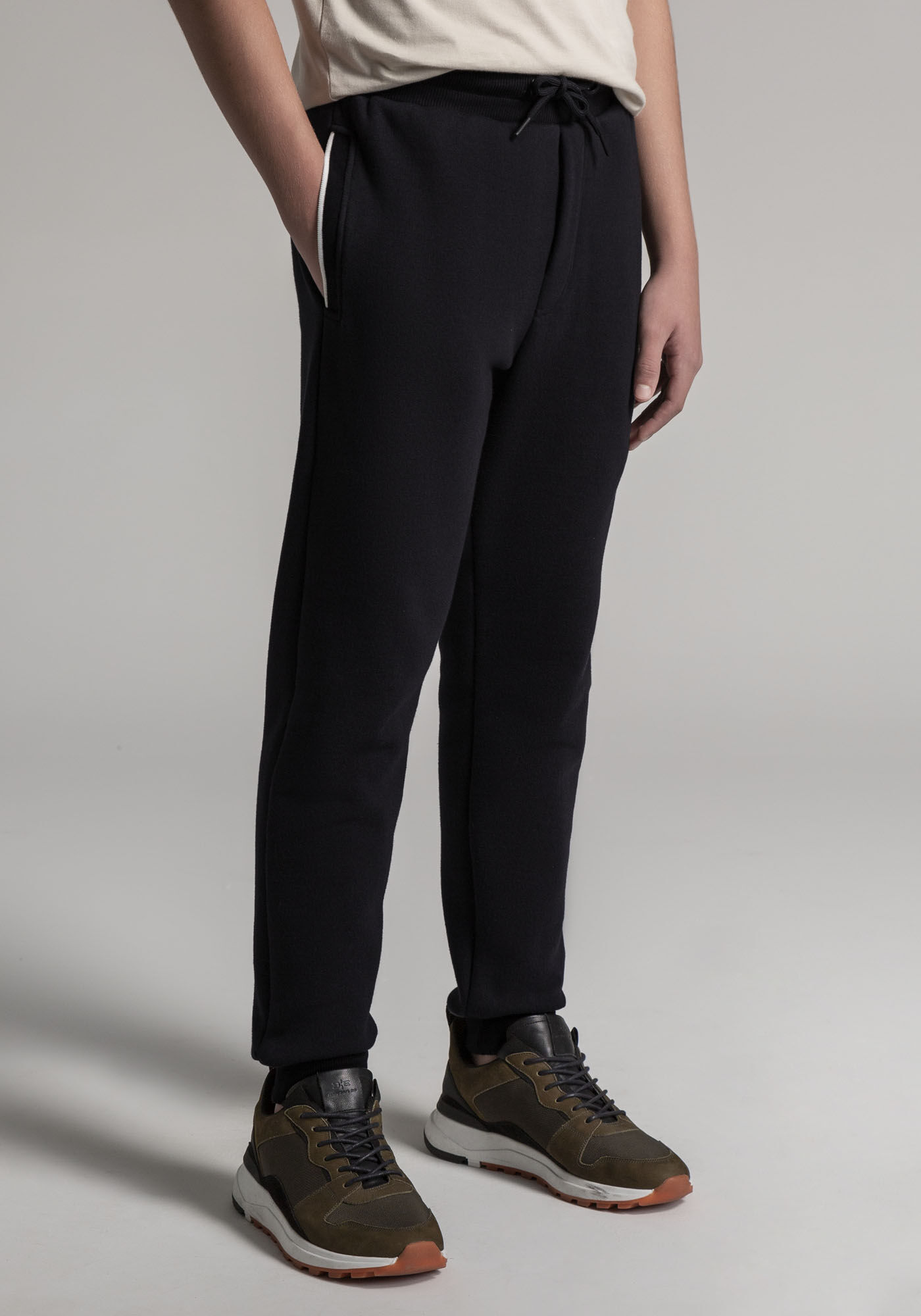 Cal&ccedil;a Jogger Juvenil em Moletom com Retil&iacute;nea Bolso, PRETO REATIVO, large.