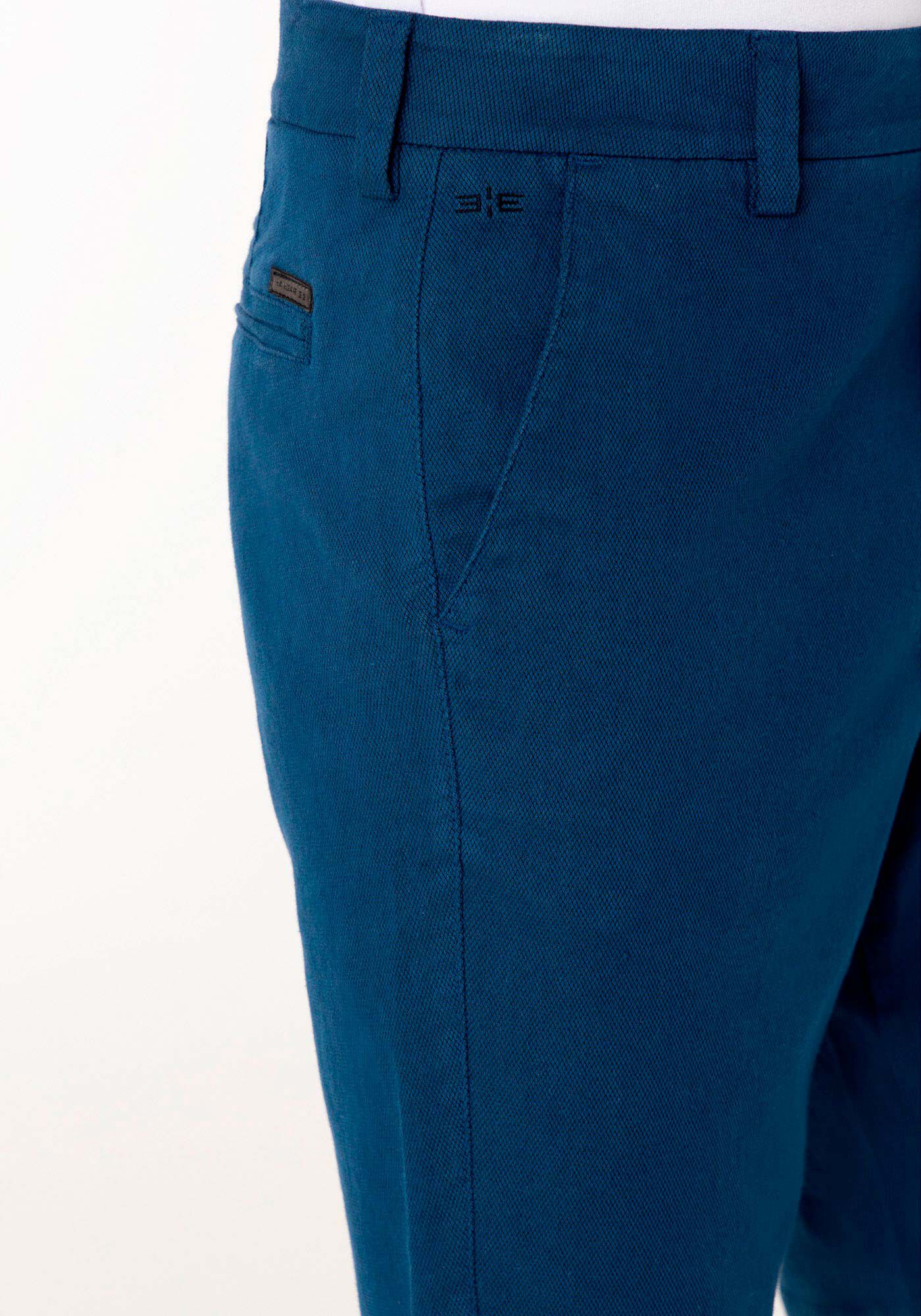 Bermuda Reta Masculina Em Sarja Ponto Roma Com Bolsos, AZUL HORIZONTE, large.