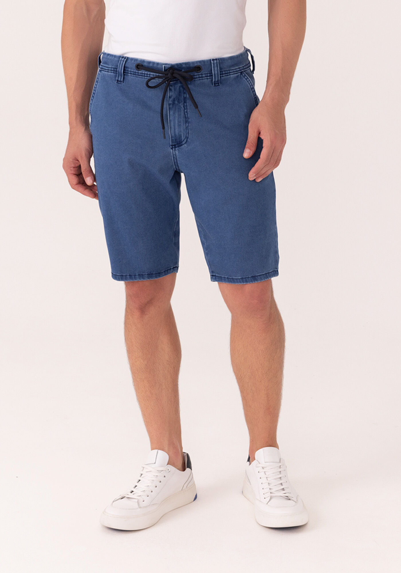 Bermuda Jogging Com Cadar&ccedil;o Em Jeans Com Elastano, JEANS, large.