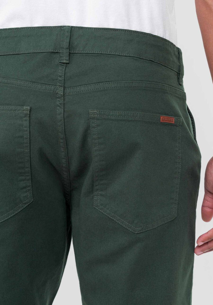 Bermuda Reta Radial Em Sarja Com Elastano, VERDE FURIA. Bermuda Reta Radial Em Sarja Com Elastano, VERDE FURIA, large.