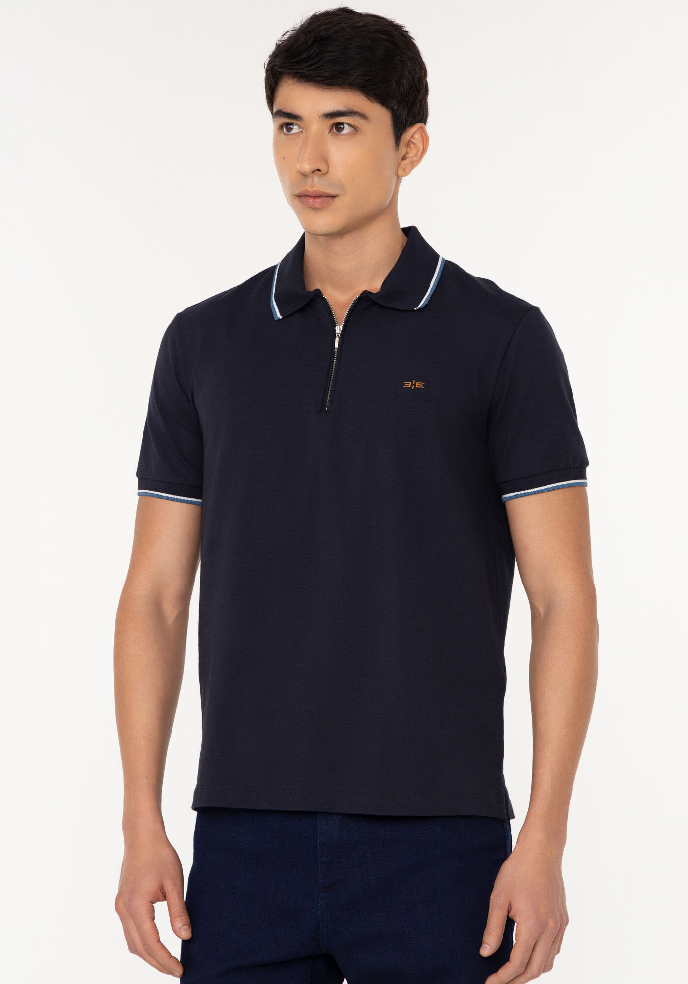 Camisa Polo Com Z&iacute;per E Mangas Curtas Em Malha Premium, MARINHO IMPERIO, large.