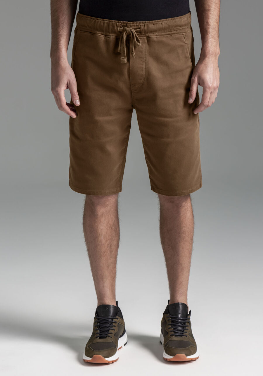 Bermuda Jogging Com Bolsos Em Sarja Denim Malha, MARROM COFFEE. Bermuda Jogging Com Bolsos Em Sarja Denim Malha, MARROM COFFEE, large.