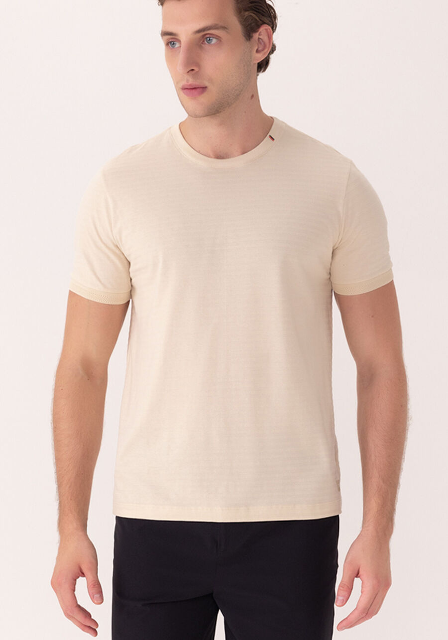 Camiseta Com Gola Bordada Em Malha Texturizada, BEGE ORVALHO. Camiseta Com Gola Bordada Em Malha Texturizada, BEGE ORVALHO, large.