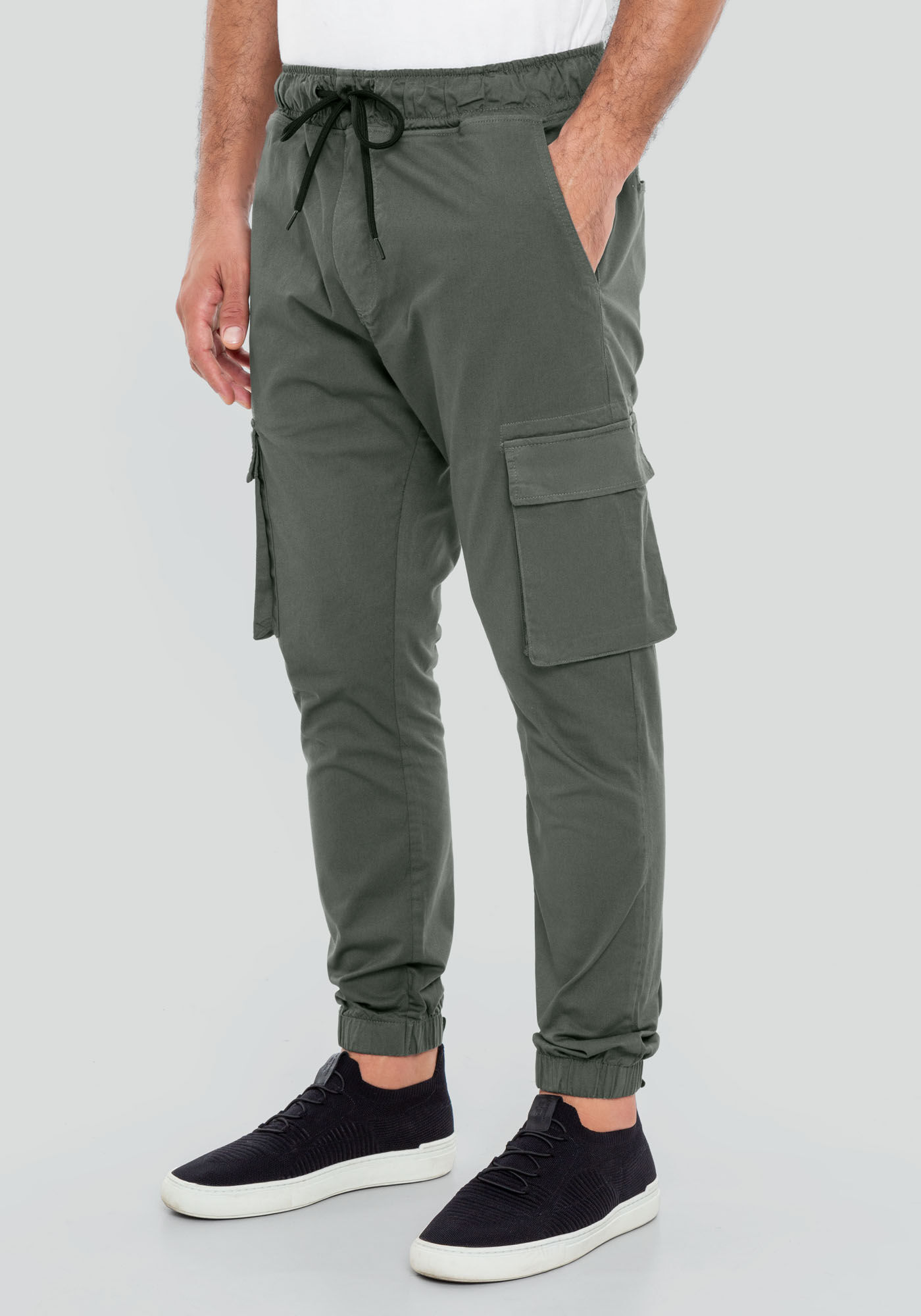 Cal a Sarja Masculina Jogger com Bolso Cargo Hangar 33