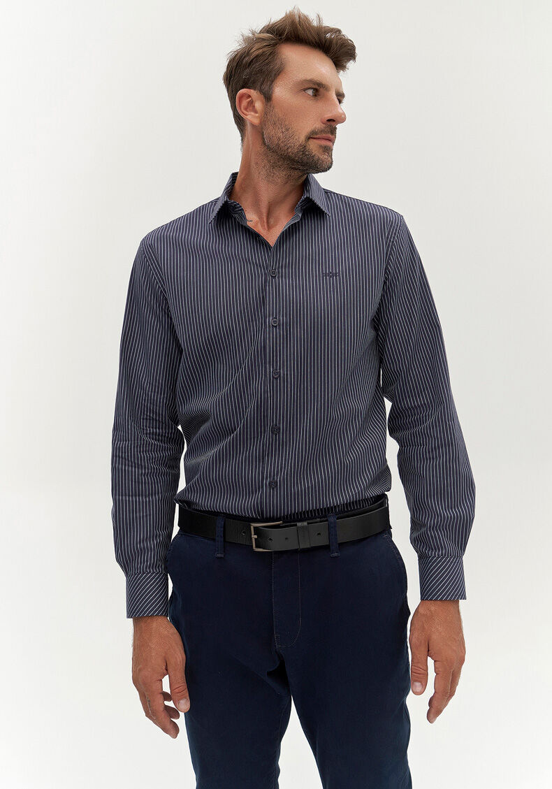 Camisa Comfort Listrada De Mangas Longas Em Tecido Plano, MARINHO, large.