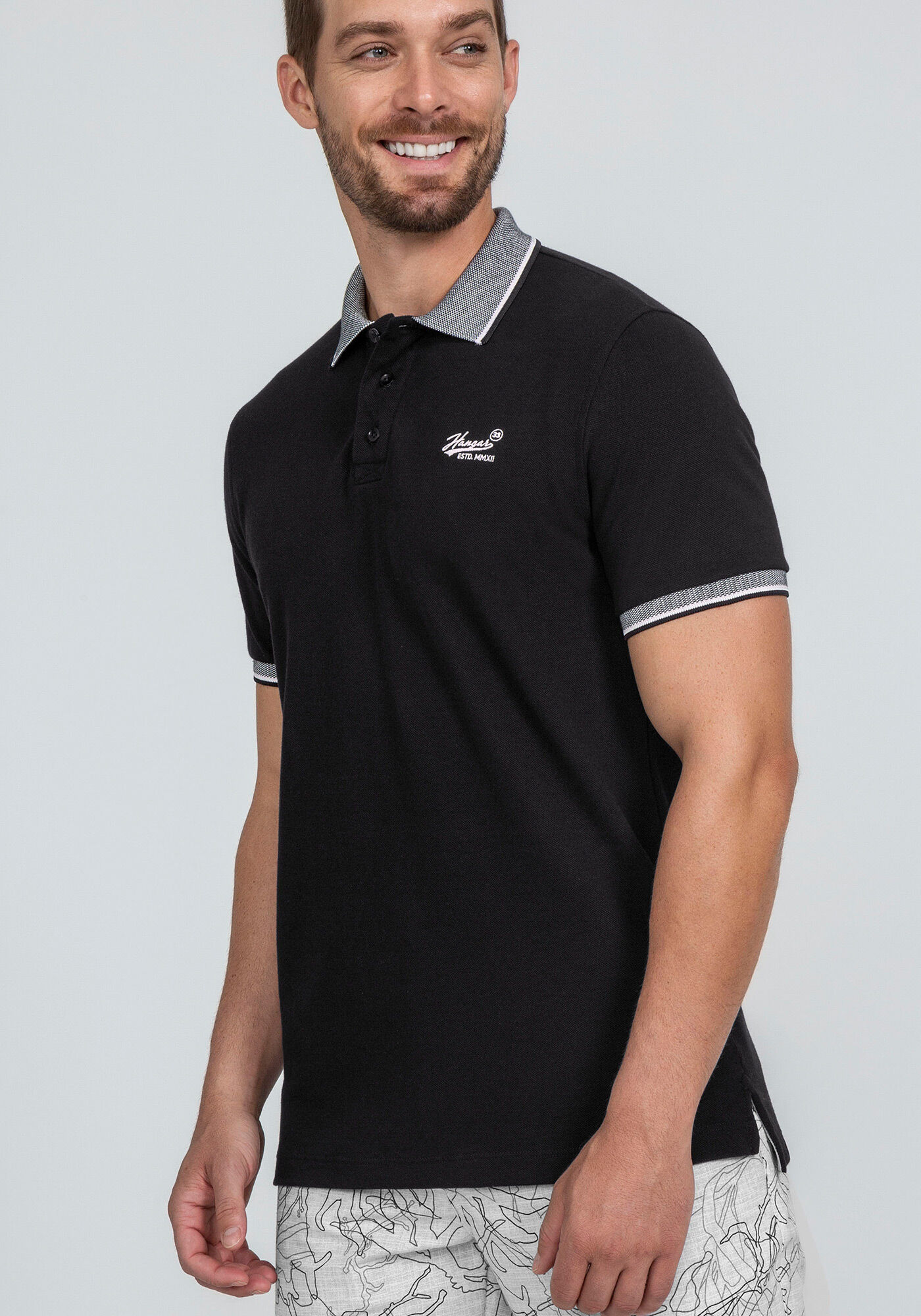 Camisa Polo em Malha Piquet com Retil&iacute;nea, PRETO REATIVO, large.