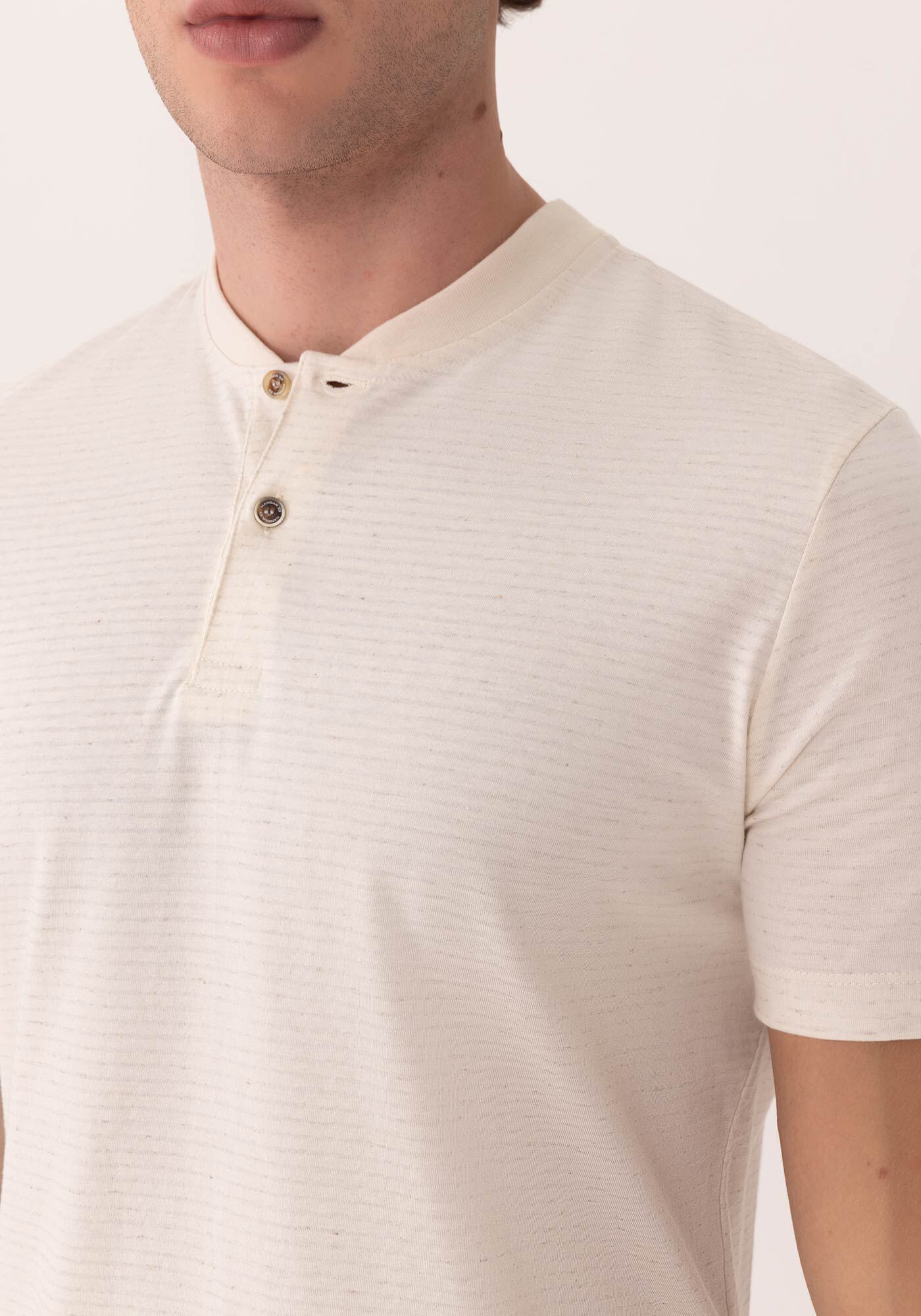 Camisa Com Gola Padre Em Malha Listrada Com Linho, BRANCO OFF WHITE, large.