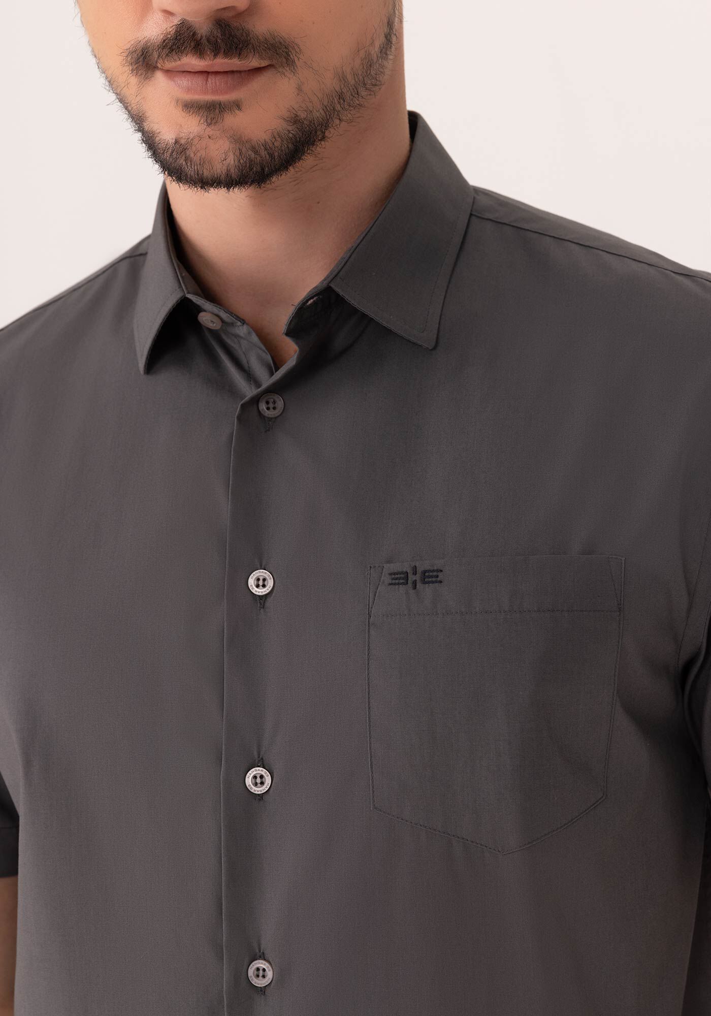 Camisa Comfort Com Manga Curta E Bolso Em Tecido Mercerizado, CINZA NOTI, large.